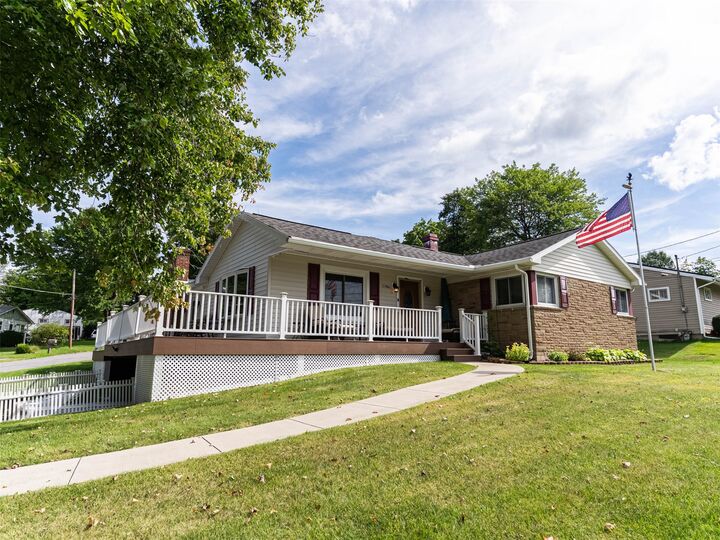 Property Photo:  11940 Oakmont Drive  PA 16316 