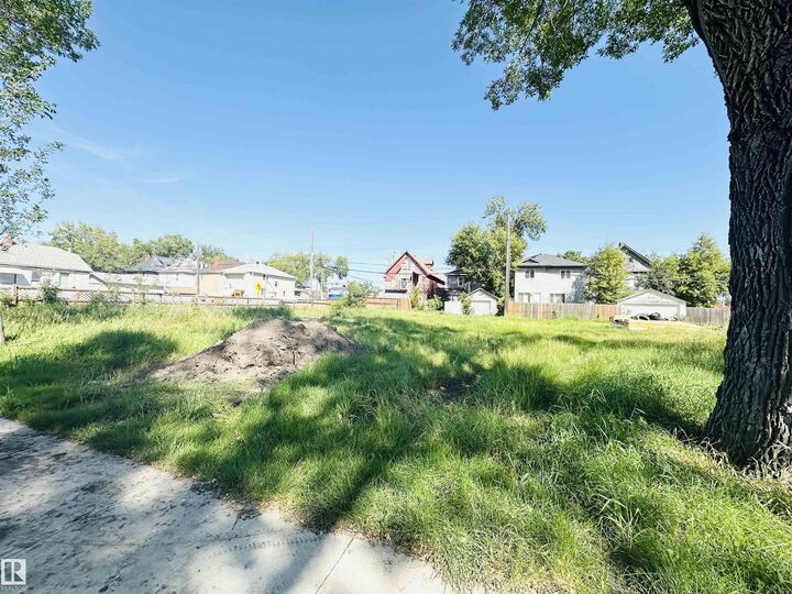 Property Photo:  10727 93 Street NW  AB T5H 1Y2 