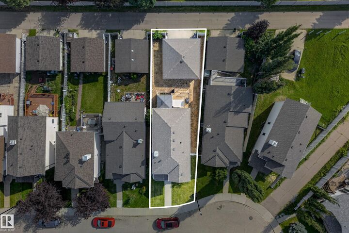 Property Photo:  1223 Gillespie Crescent NW  AB T5T 6M6 