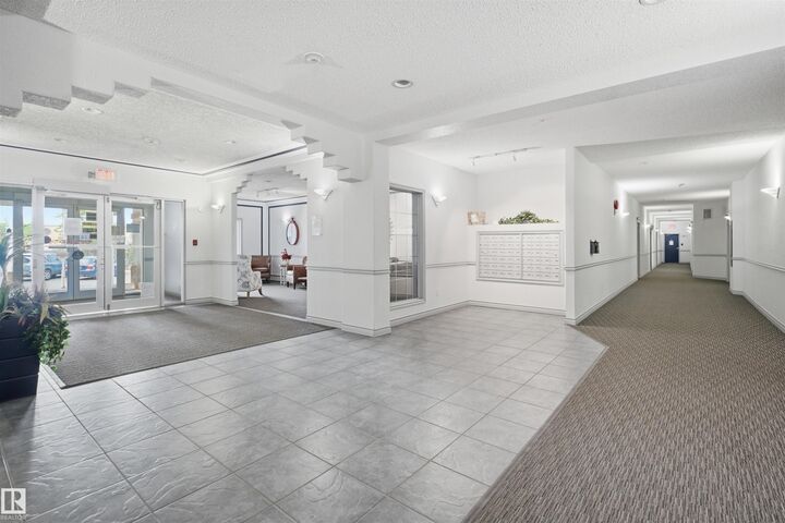 Property Photo: 10511 42 Avenue NW 124 AB T6J 7G8