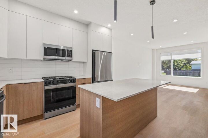 Property Photo:  15020 90 Avenue NW  AB T5R 4V7 