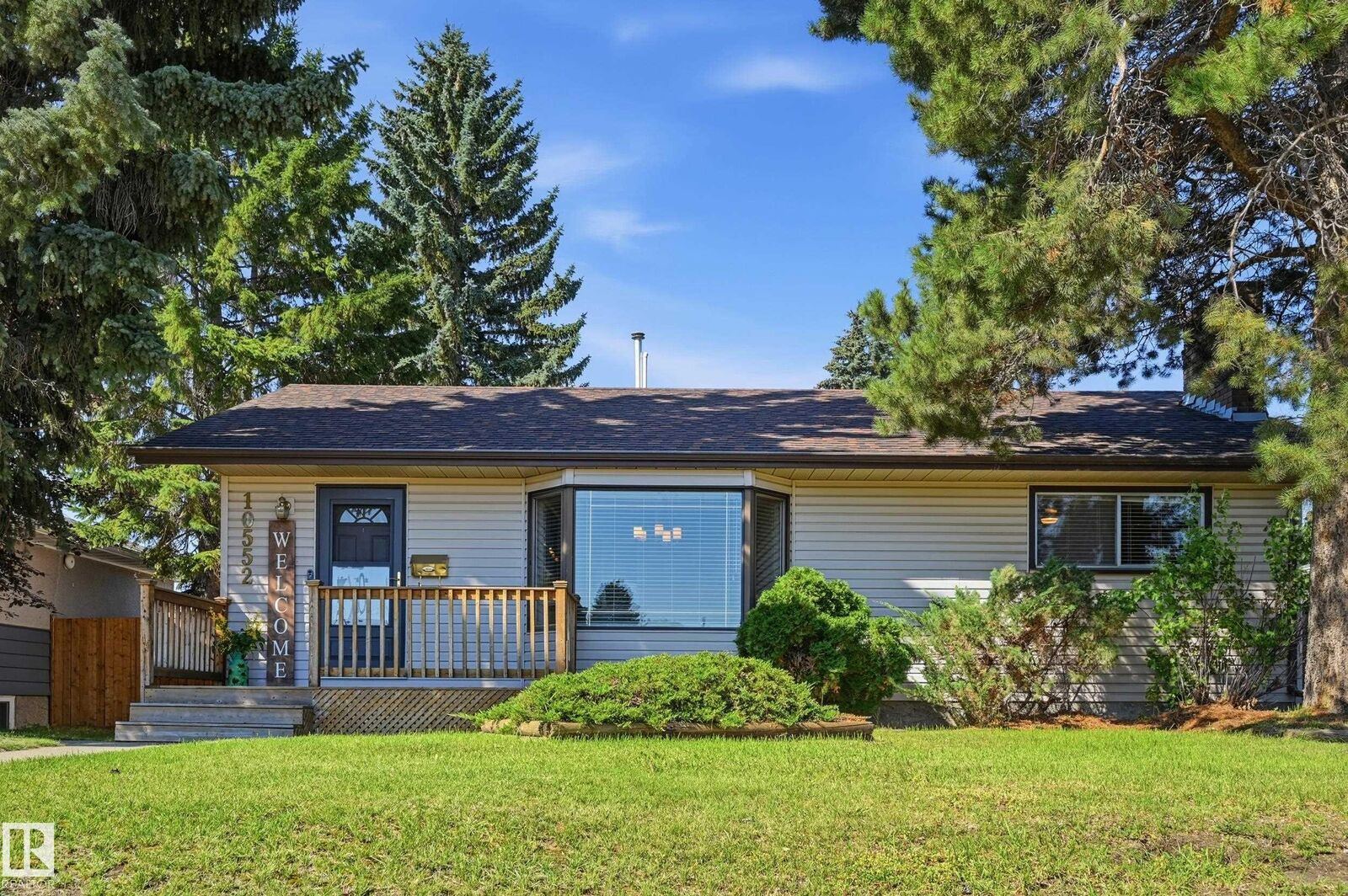 Property Photo:  10552 45 Street NW  AB T6A 1X5 