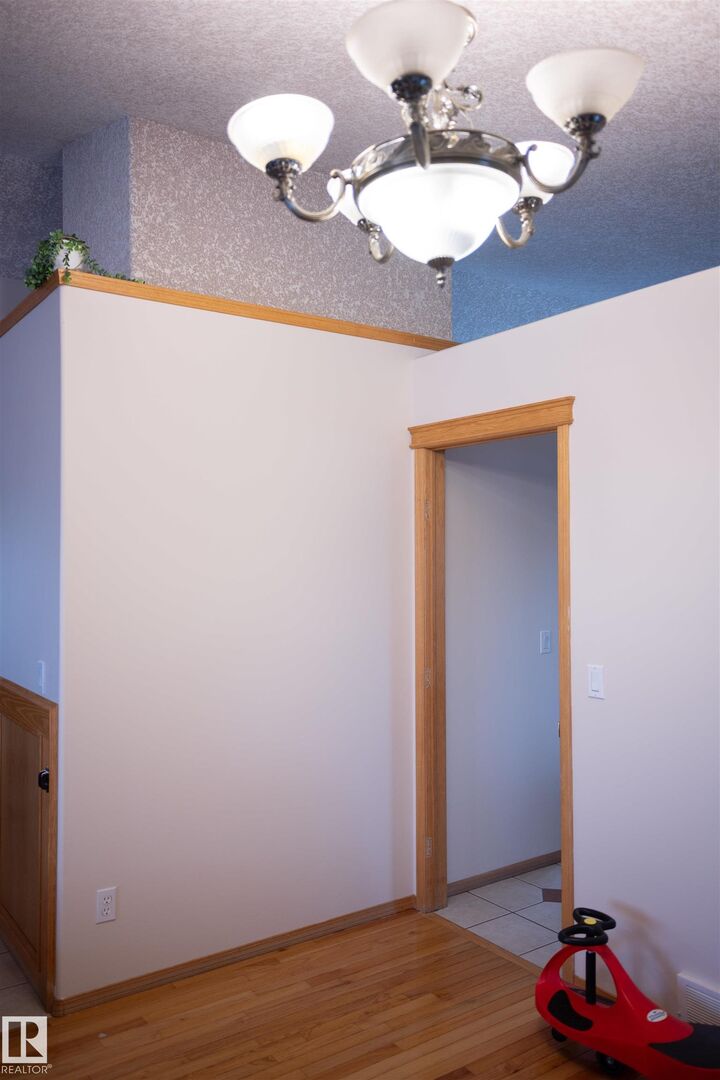 Property Photo:  16503 68 Street NW  AB T5Z 3T2 
