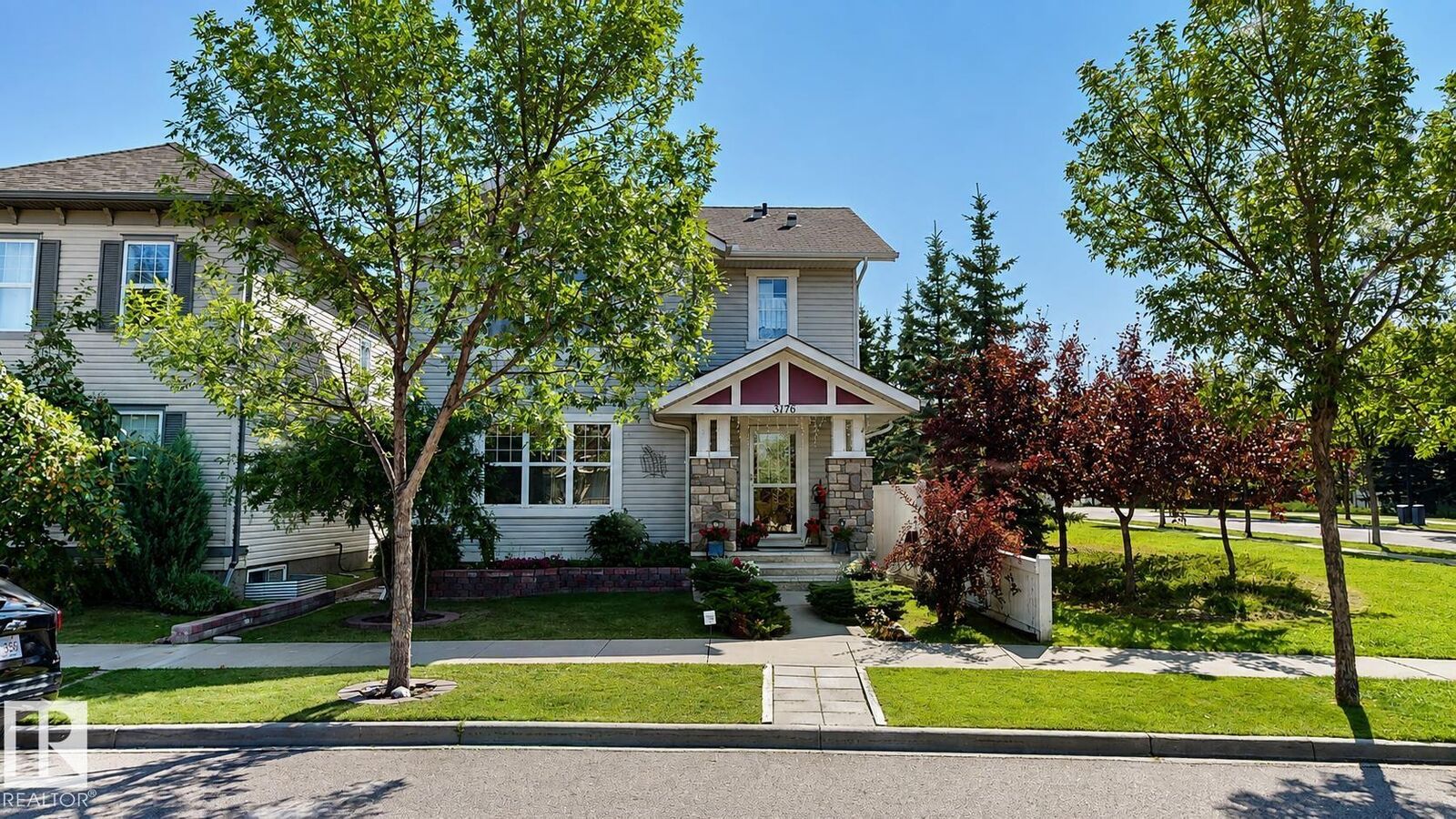 Property Photo:  3176 Trelle Loop NW  AB T6R 0A2 