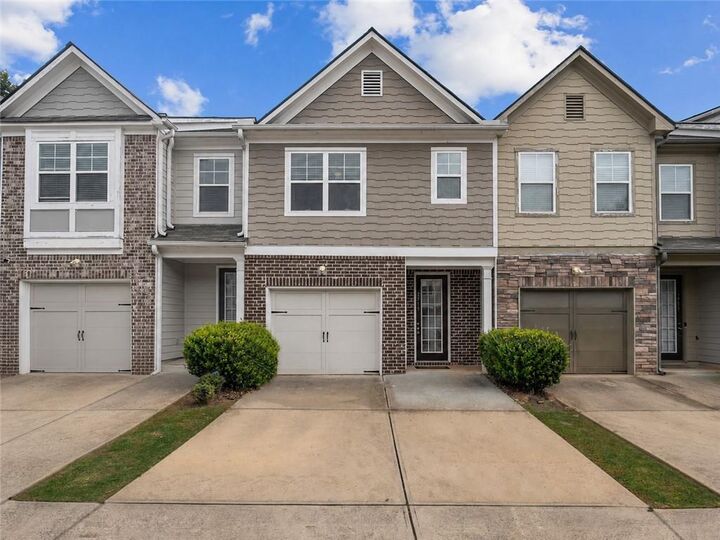 Property Photo: 2715 Avanti Way GA 30035