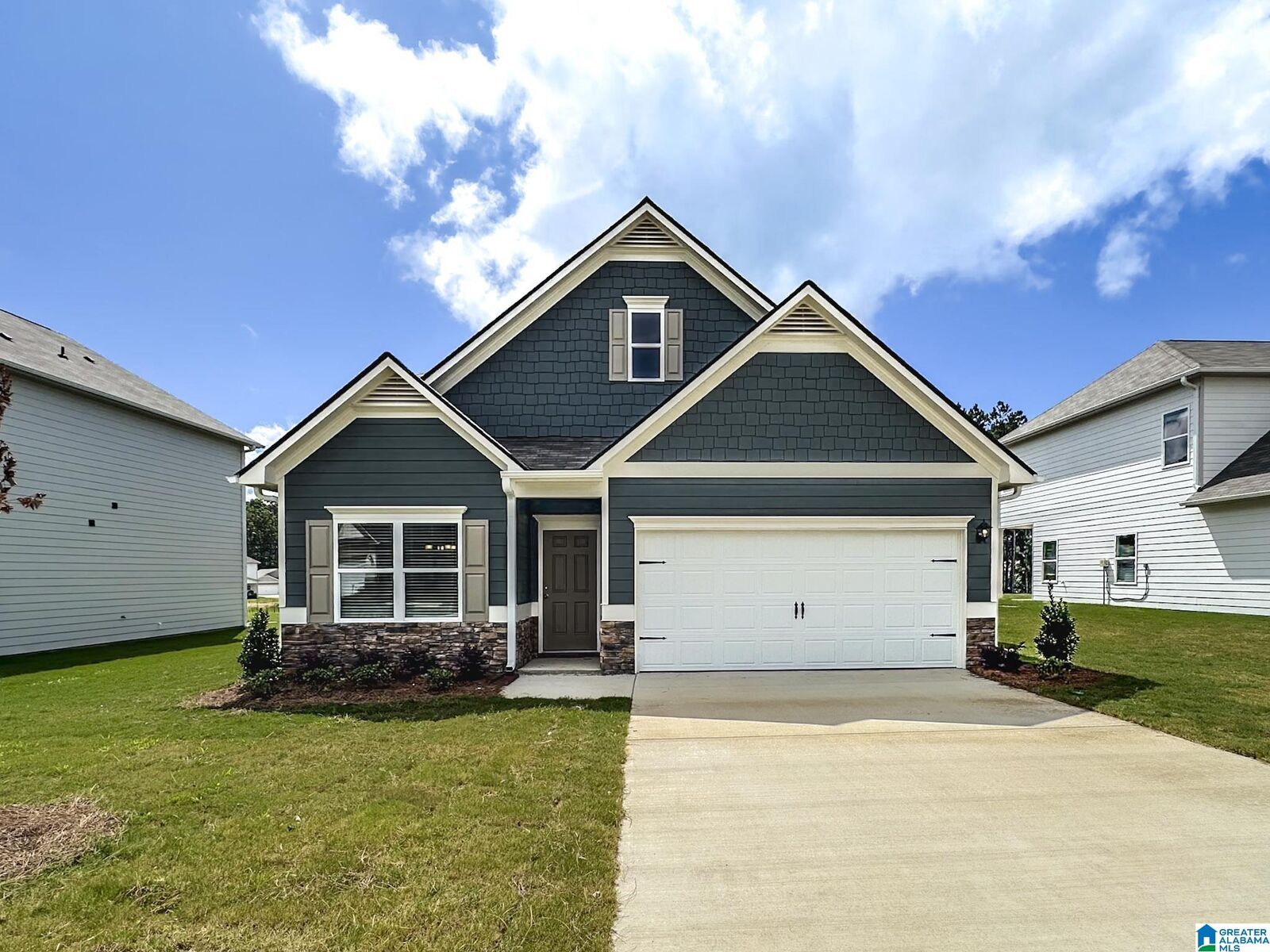 Property Photo:  2150 Sterling Circle  AL 35120 