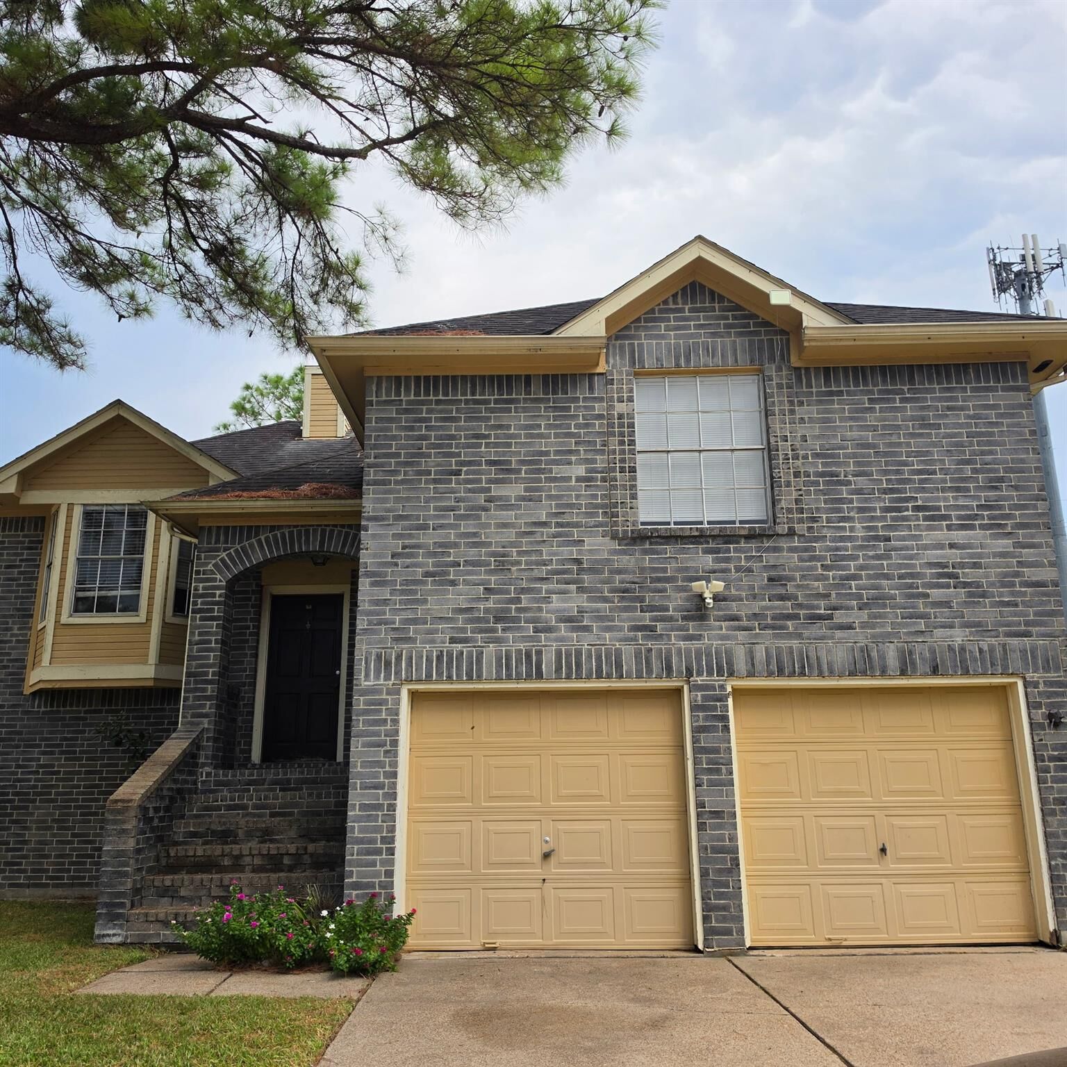 Property Photo:  1806 Northcliff Place  TX 77478 