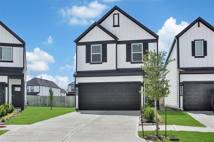 Property Photo: 12310 Greenwood Gate Drive TX 77047
