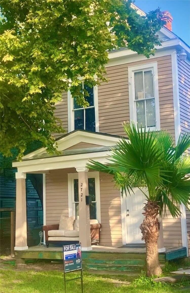 Property Photo: 2721 Avenue P 1/2 TX 77550