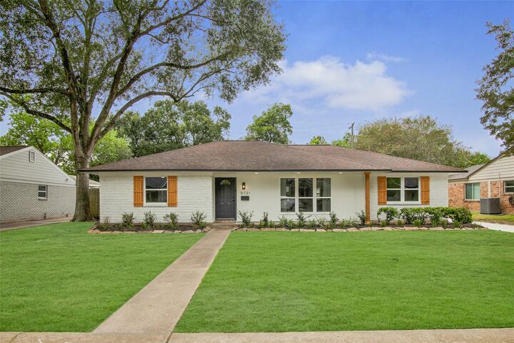 Property Photo: 5731 Creekbend Drive TX 77096