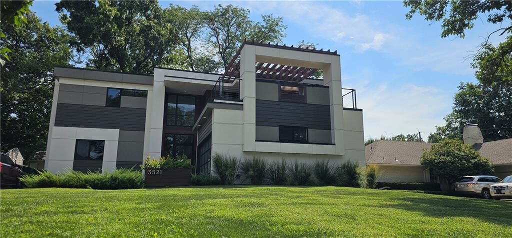 Property Photo: 3521 W 73rd Street KS 66208