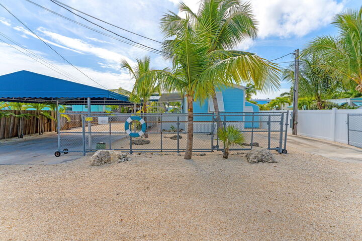 Property Photo:  347 King Avenue  FL 33037 