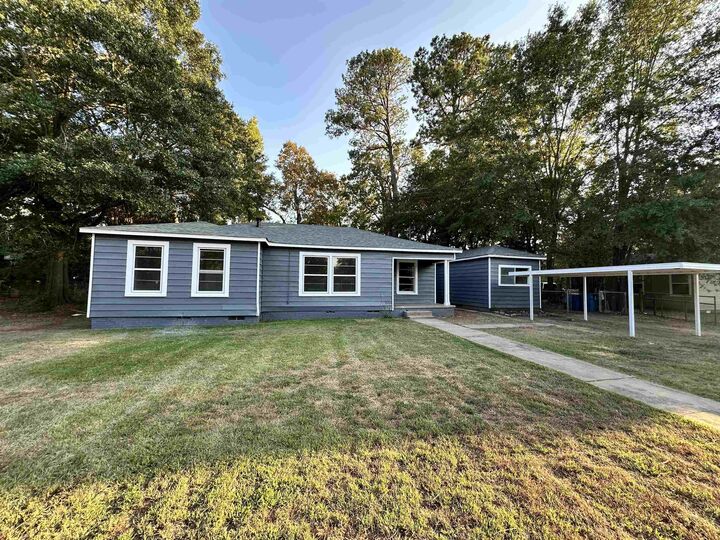 Property Photo:  624 Camp St  TX 75662 