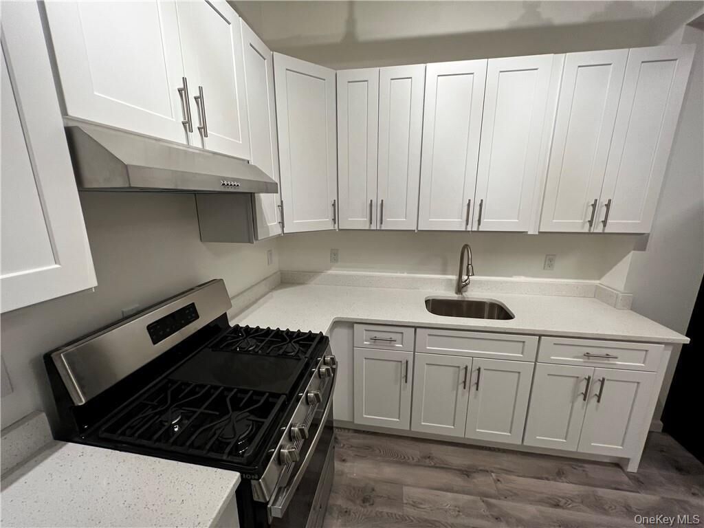 Property Photo:  102 North Street 4  NY 10940 