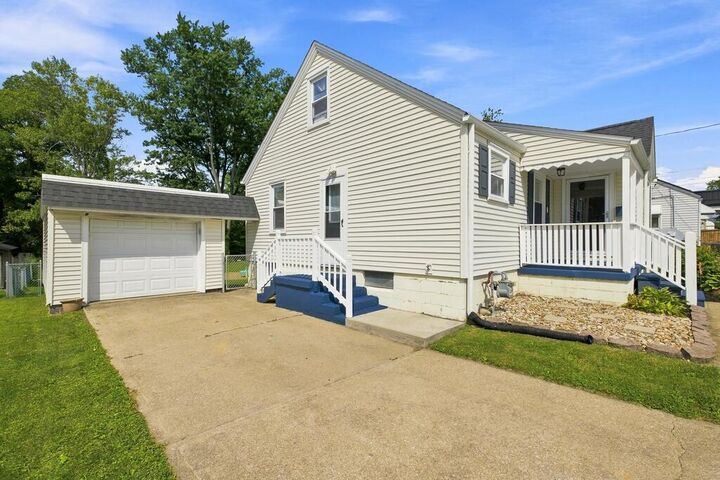 Property Photo:  315 Lee Lane  OH 44905 