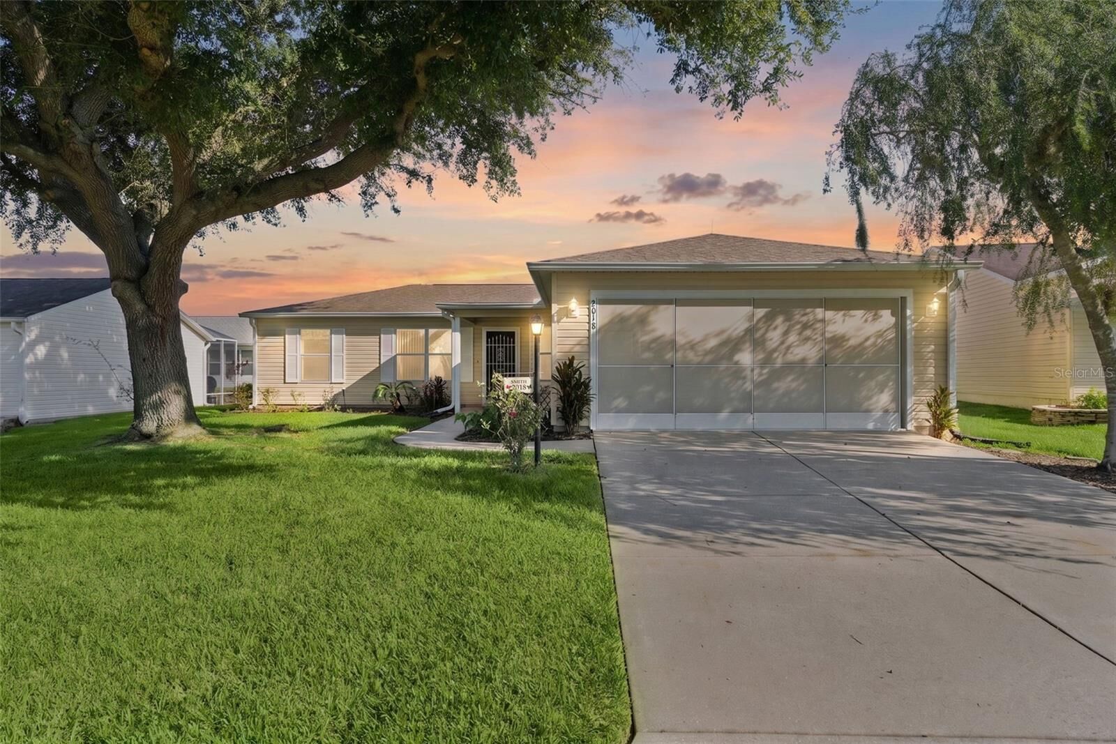 Property Photo: 2018 Castano Place FL 32159