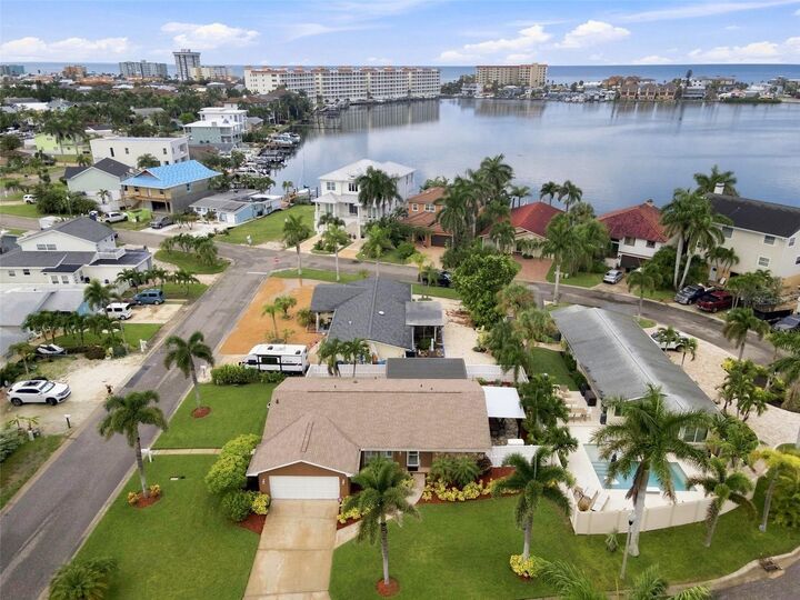 Property Photo: 28 Wall Terrace FL 33708