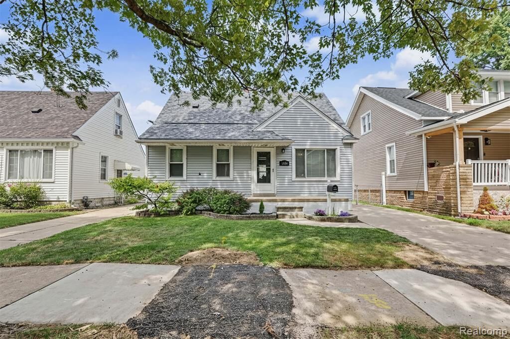 Property Photo: 1646 Mill Street MI 48146 2361