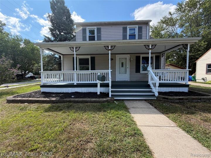 Property Photo: 32609 Donnelly Street MI 48135 1256