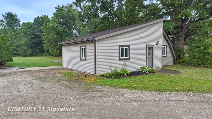 Property Photo: 5249 W Dodge Road MI 48420