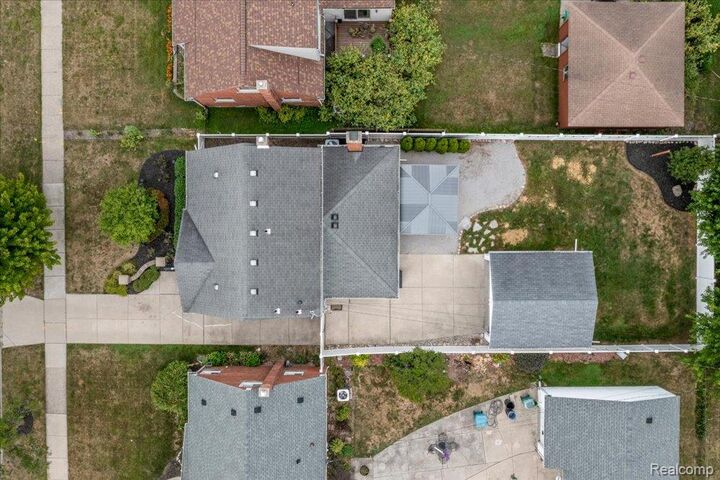 Property Photo: 6148 Cardwell Street MI 48135 2503