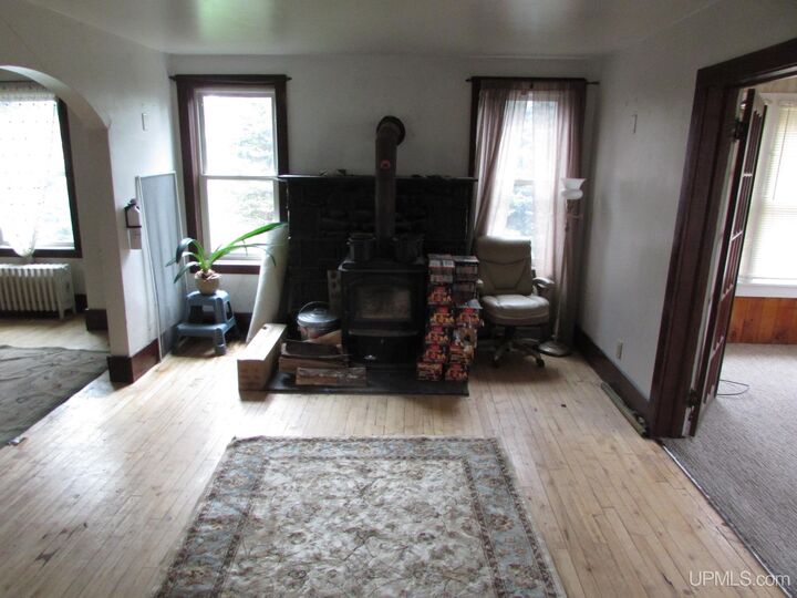 Property Photo: 10 W Eastern Avenue Avenue MI 49946