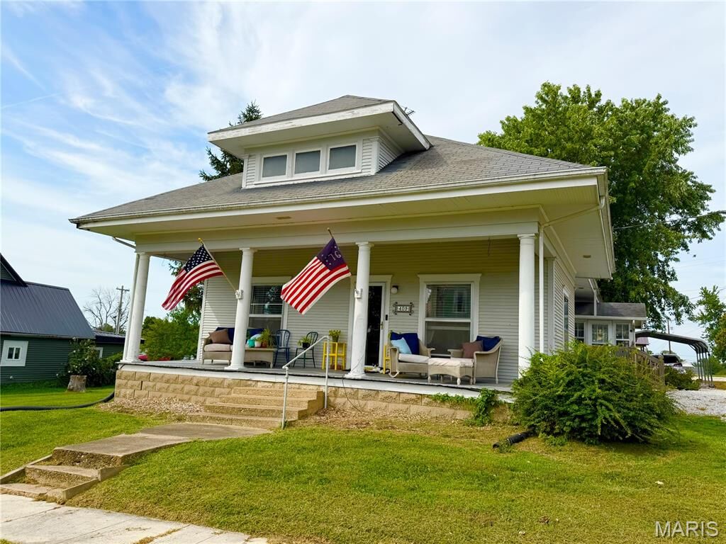 Property Photo: 409 E Salling Street MO 63462