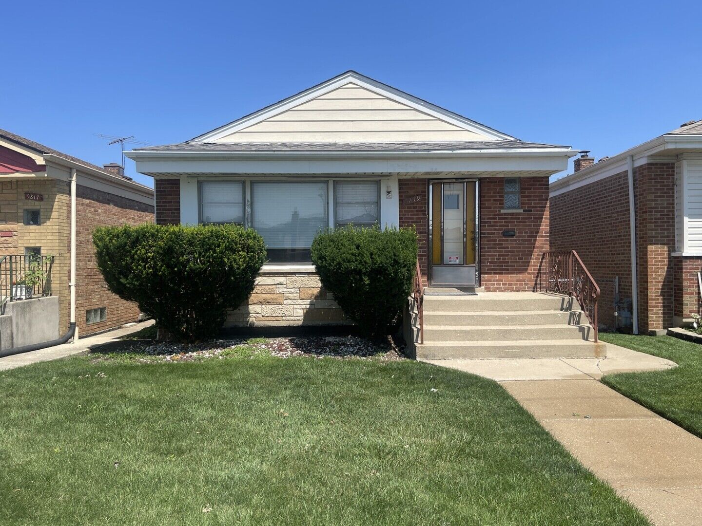 Property Photo: 5819 S Narragansett Avenue IL 60638