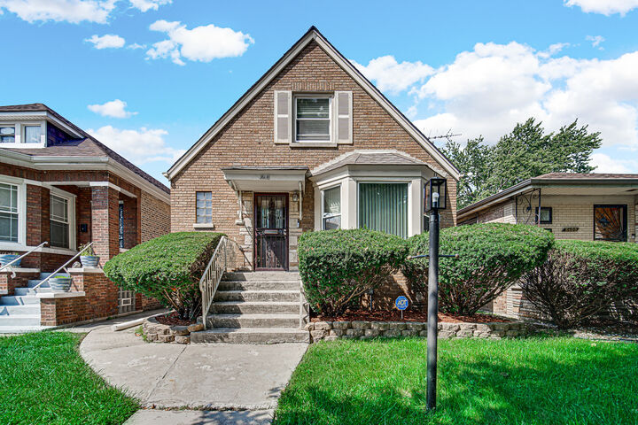 Property Photo: 8610 S Vernon Avenue IL 60619