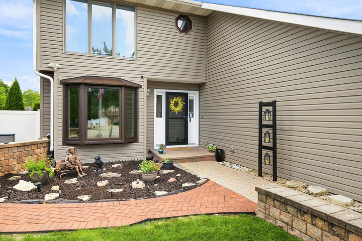 Property Photo:  1109 Home Court  IL 60404 