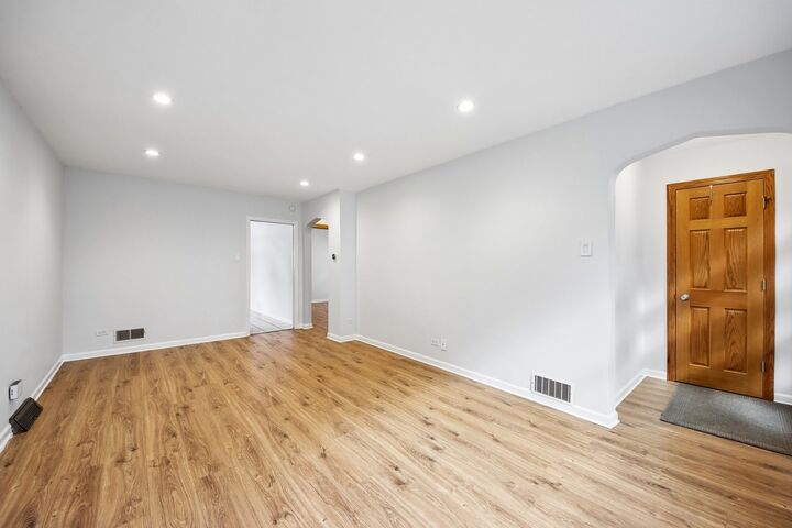 Property Photo:  5724 S Sayre Avenue  IL 60638 