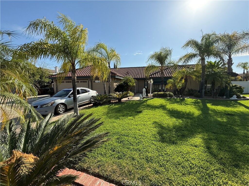 Property Photo: 11551 Knoll Vista CA 92555