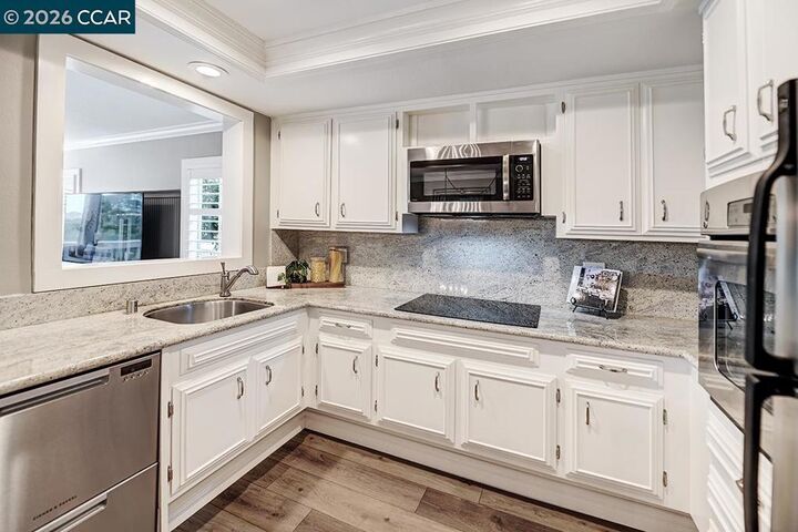 Property Photo:  3248 Tice Creek Dr 4  CA 94595 