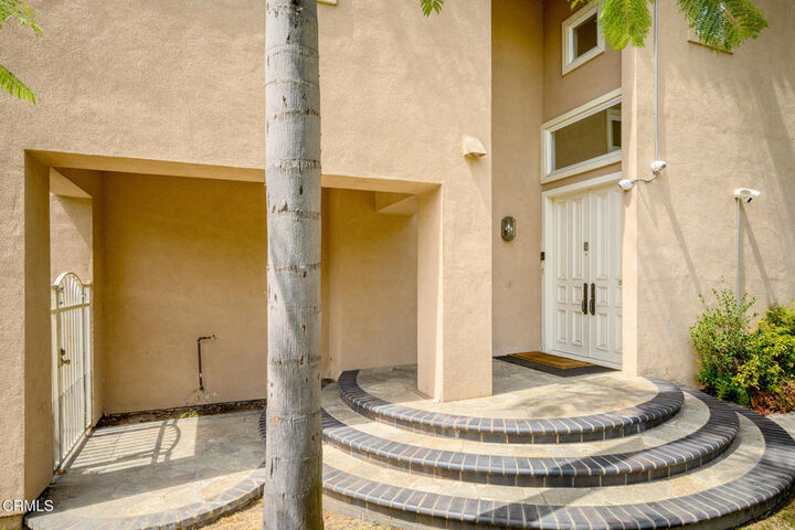 Property Photo: 1955 Calle Sirena CA 91208