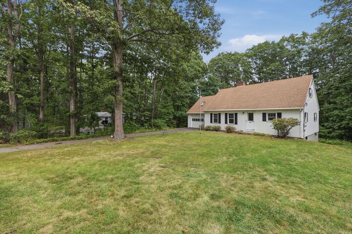 Property Photo: 35 Raydon Road ME 03909