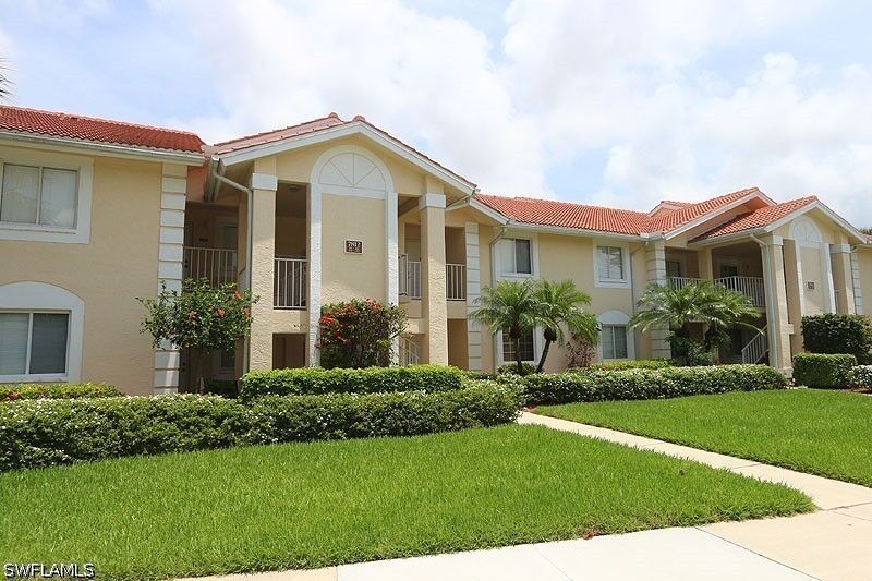 Property Photo: 7812 Emerald Circle 201 FL 34109