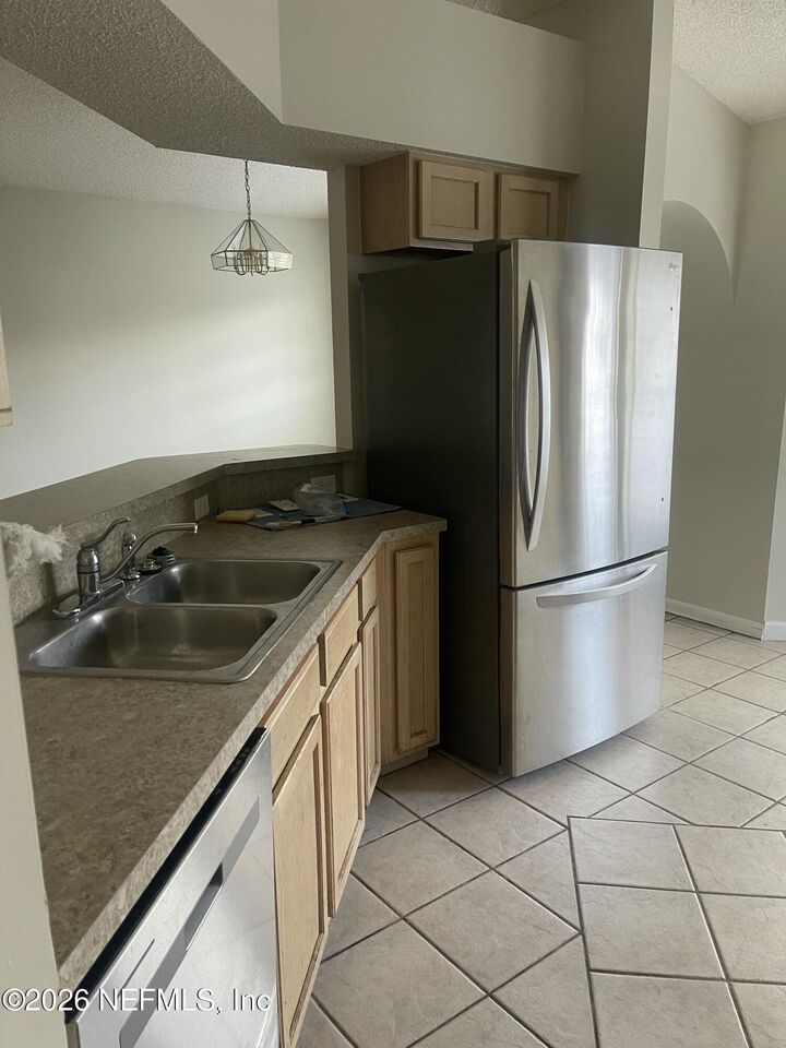 Property Photo: 5058 W Acre Estates Drive FL 32210