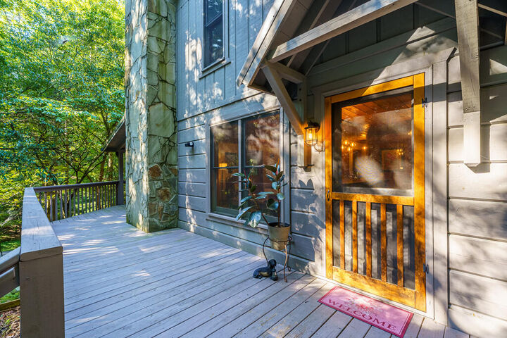 Property Photo: 19 Blackberry Falls Lane GA 30536