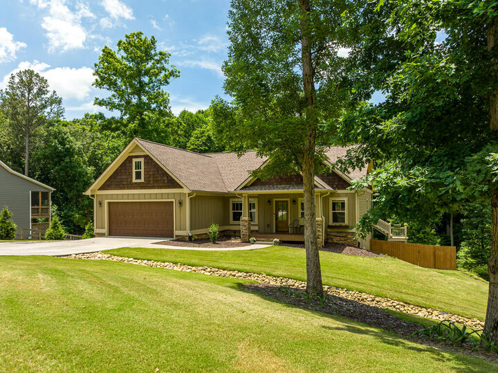 Property Photo:  420 Meadow Circle  GA 30540 