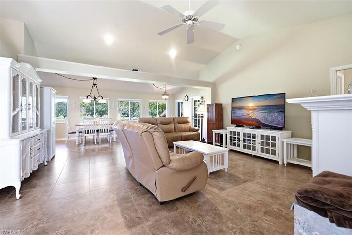 Property Photo:  112 Bordeaux Ct  FL 34112 