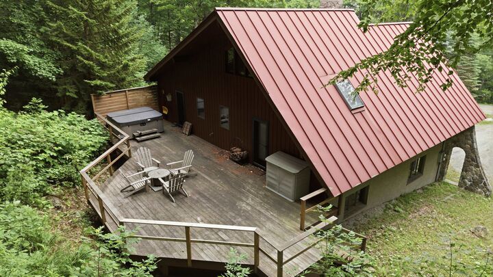 Property Photo:  11 Round Tree Road  VT 05340 