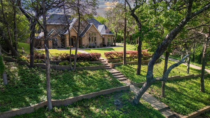 Property Photo: 1254 Whispering Oaks Drive TX 75115