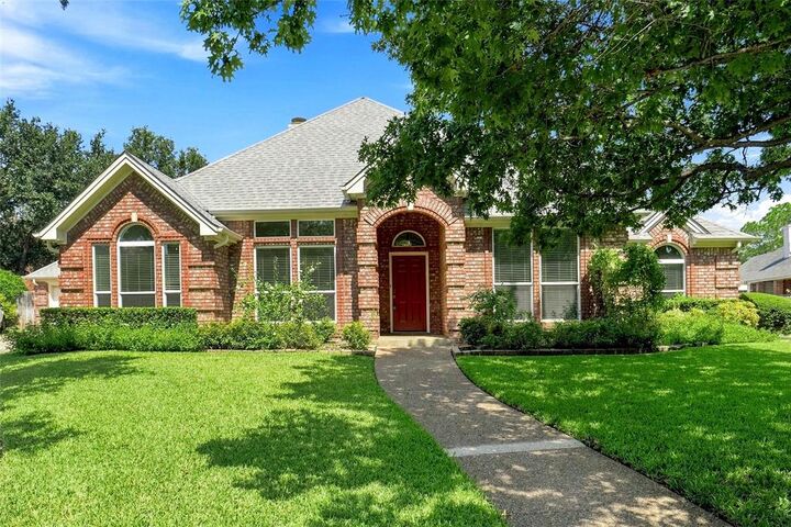 Property Photo: 1605 Green Tree Drive TX 76054