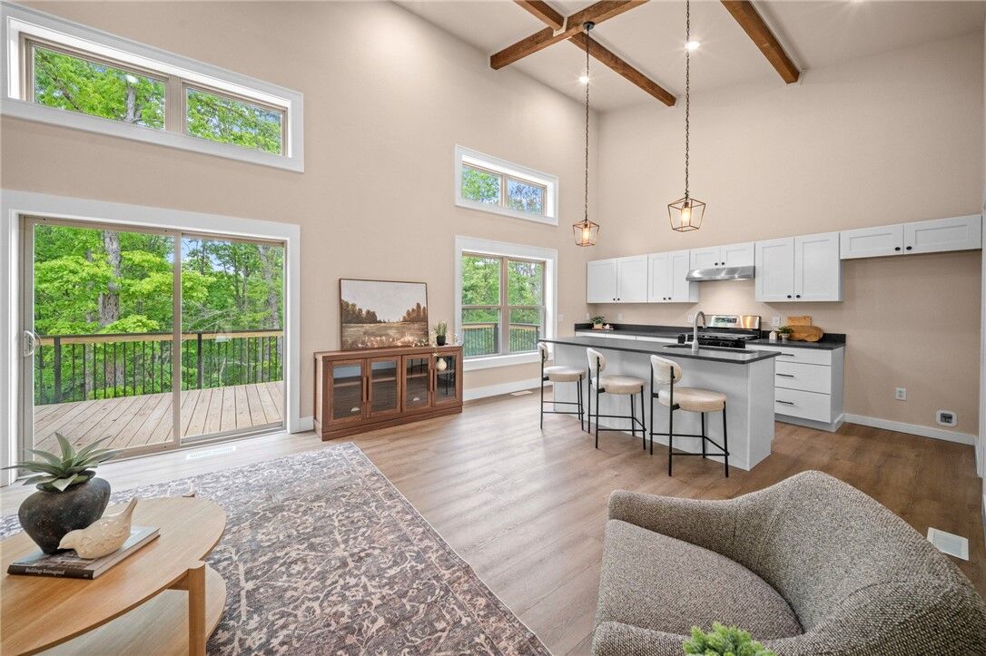 Property Photo: 834 Oriole Lane MO 64854