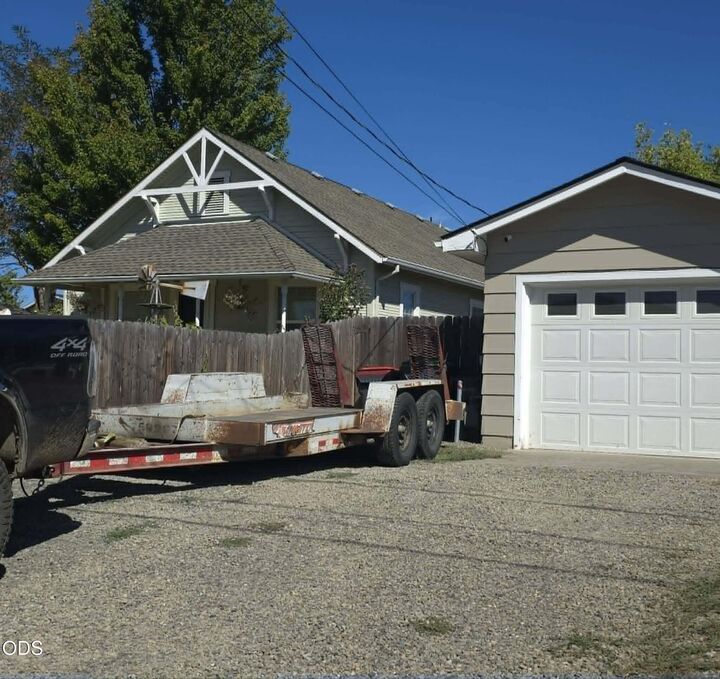 Property Photo: 575 Bush Street OR 97502