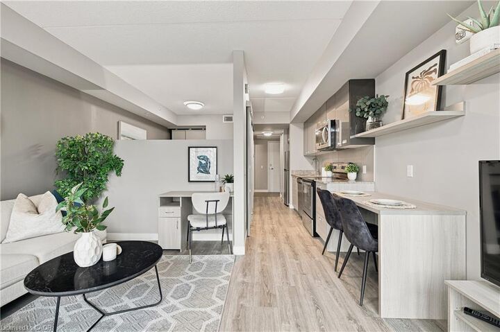 Property Photo:  250 Albert Street 615  ON N2L 3W5 