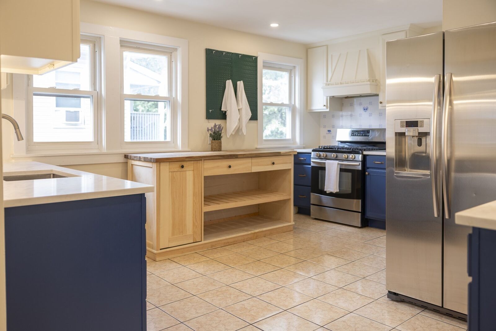 Property Photo:  581 South Street 2  MA 02131 