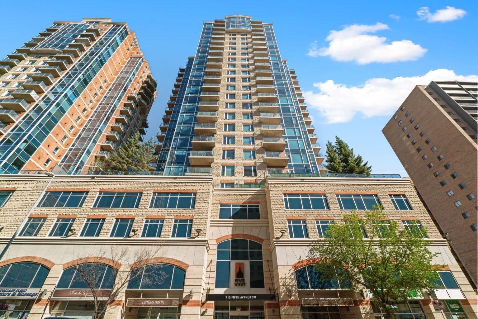 Property Photo:  910 5 Avenue SW 802  AB T2P 0C3 