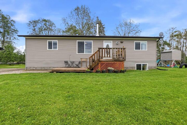 Property Photo:  413037 Range Road 6-3  AB T4T 2A1 