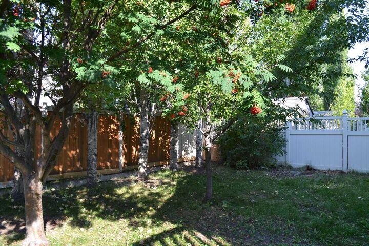 Property Photo:  249 Evansmeade Circle NW  AB T3P 1B4 